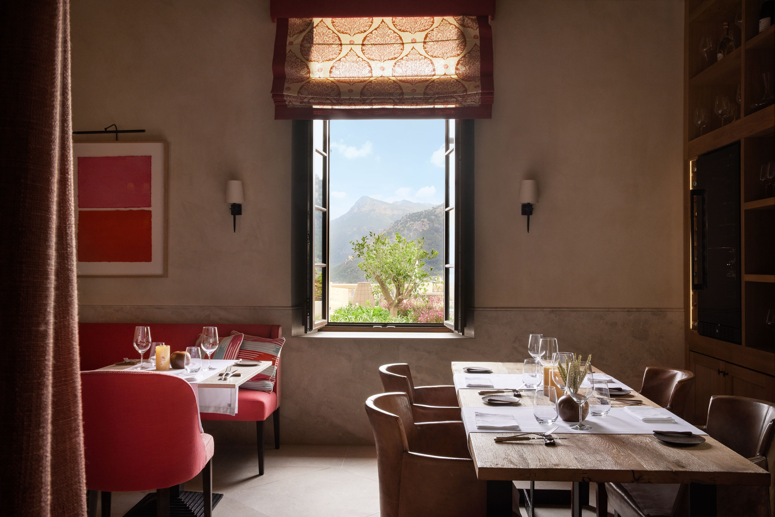 Sa Terrassa restaurant view of the mountains